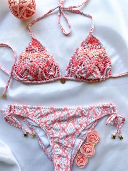Prachtige bikini met de hand geborduurd met kleurrijke kralen van Swim Days 2