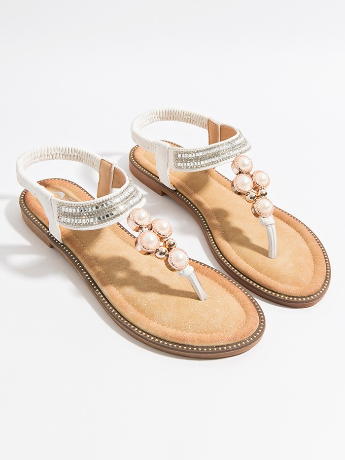 Wit leren sandalen met diamantjes en parels van Pia Rossini Resortwear Wit leren sandalen met diamantjes en parels van Pia Rossini Resortwear