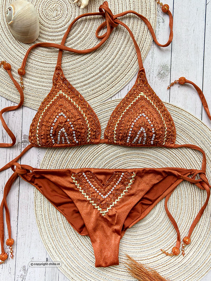 Terracotta bikini versierd met luxe borduursels en kralen: Special Edition! Terracotta bikini versierd met luxe borduursels en kralen: Special Edition!