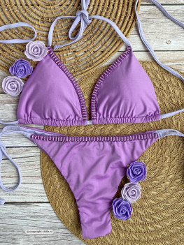 Semi-string bikini in lichtpaars met lichtroze kralen en paars sierstiksel van Mystical