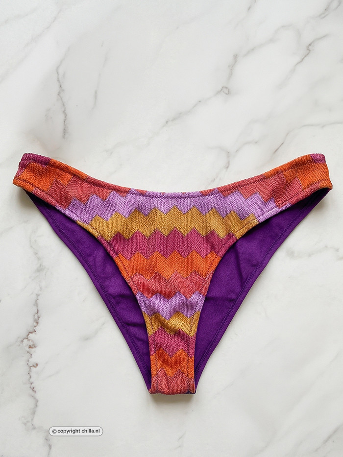 High-Leg Bottom Ruby Kiss by Gold Couture