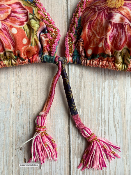 Bikini Triangle Floral van Specials