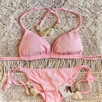 Pink is my favorite color!

#textuur #bikini #roze #pinkbikini #milonga #mlgbohosouls #schelpjes #beachlover #nieuwecollectie #aerosmith #chillabikini #vakantie2022 #strand #scrunchbikini